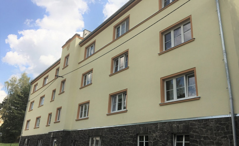 Dokončujeme desetimilionovou rekonstrukci bytového domu v ulici Tolstého